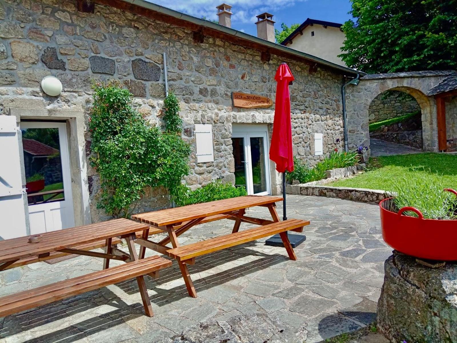 Gite De Groupe 160M2, 15P, Salle De Reception, Jardin, Terrasse Mazan-l'Abbaye Esterno foto